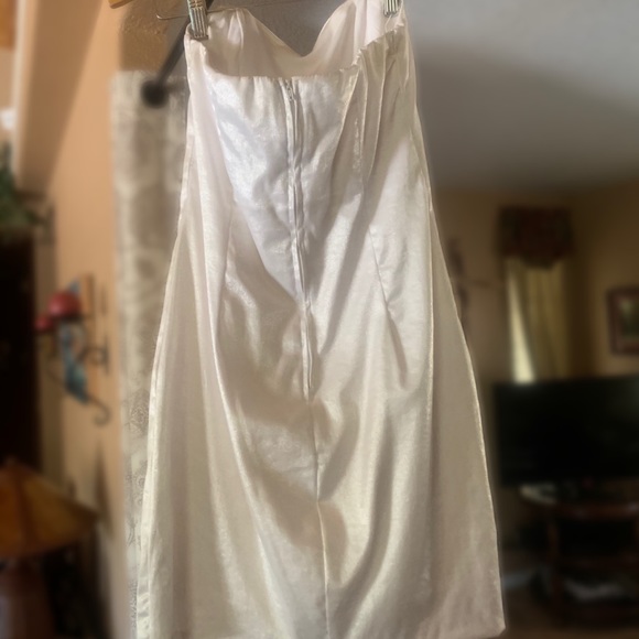 White mini dress - Picture 2 of 4